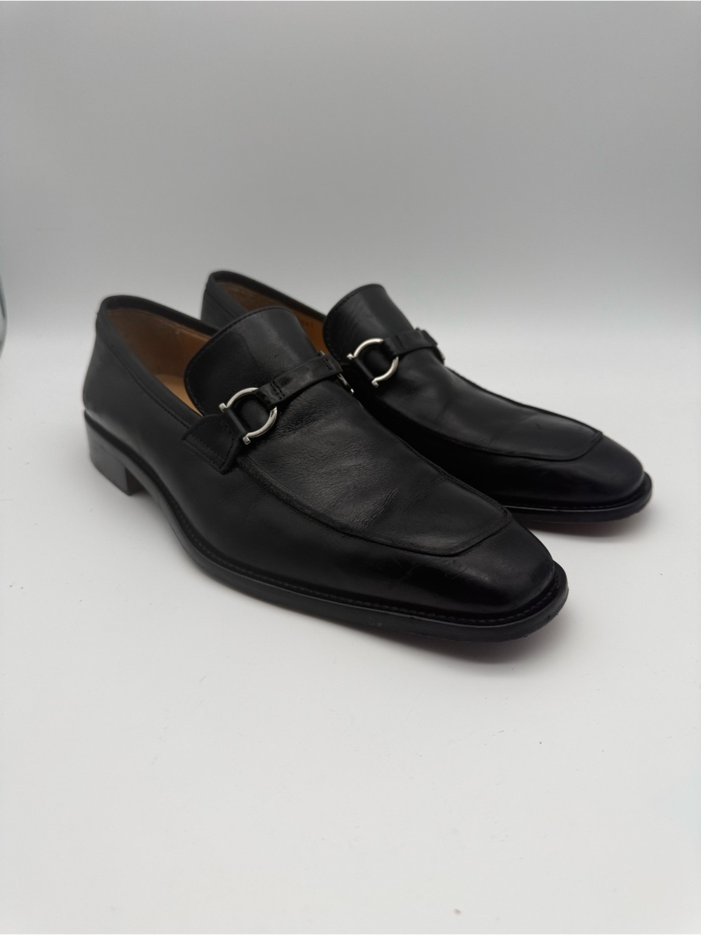 EUC Men’s Saks Fifth Avenue Italy Black Leather Loafers Silver Bit Size 9.5 M
